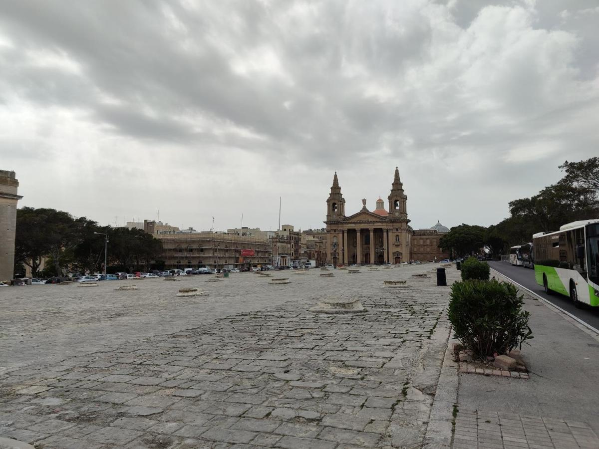 Near Valletta City - Open Views - Ta Tessie Suite In Floriana - Malta Екстер'єр фото