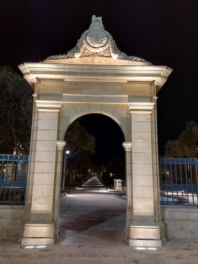 Near Valletta City - Open Views - Ta Tessie Suite In Floriana - Malta Екстер'єр фото